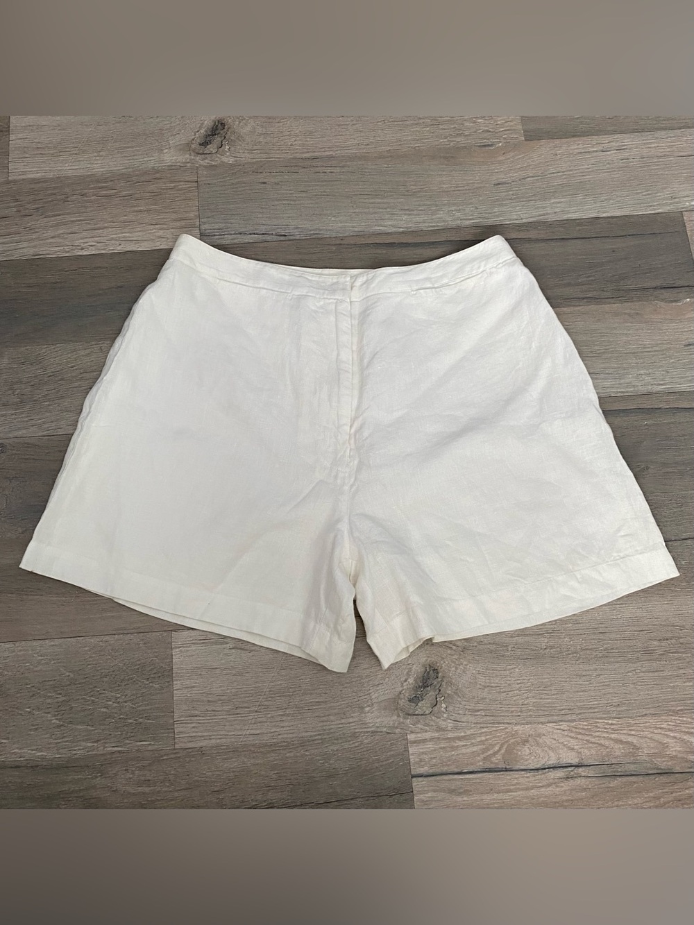 Vintage INC 100% Linen White High Rise Shorts Size 6 Old Money